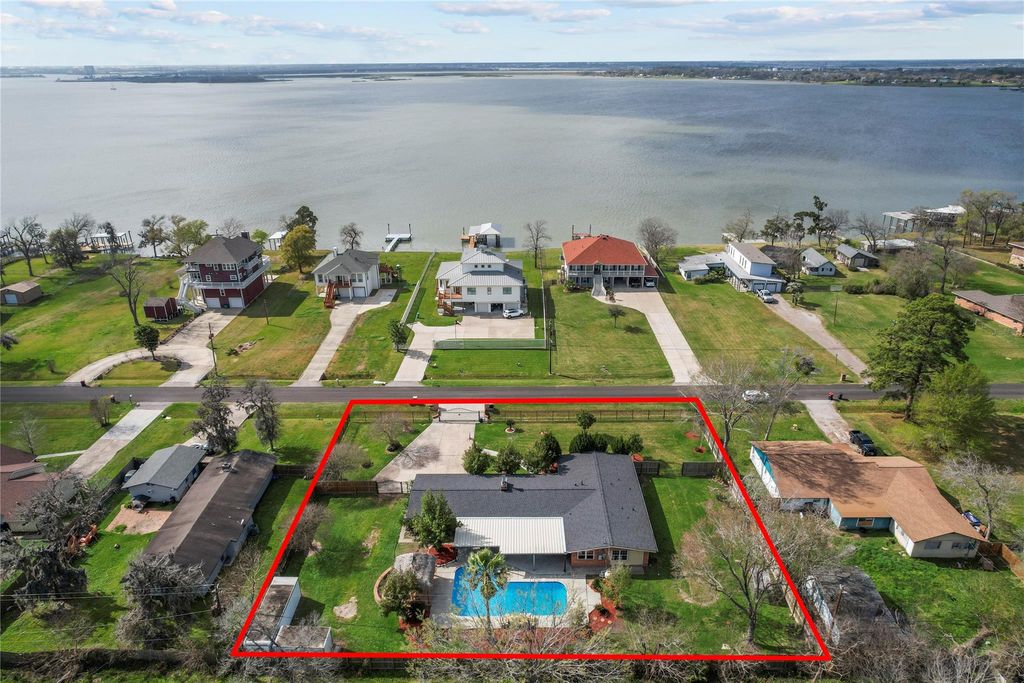 505 S Burnett Drive, Baytown, TX 77520