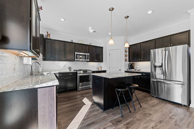 229 Stonewall Dr, Columbia, TN 38401