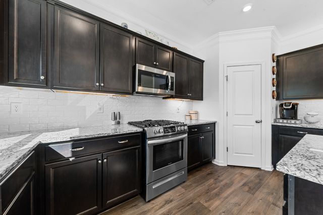 229 Stonewall Dr, Columbia, TN 38401