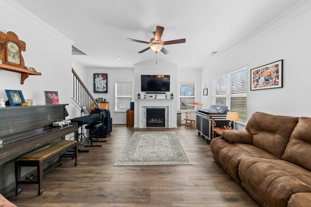 229 Stonewall Dr, Columbia, TN 38401