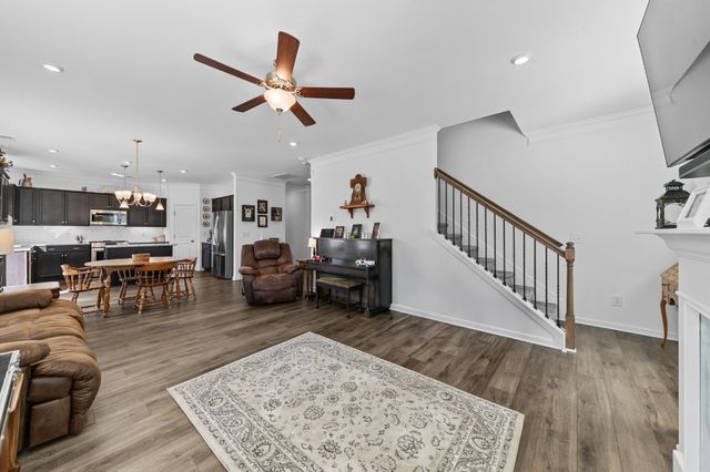 229 Stonewall Dr, Columbia, TN 38401