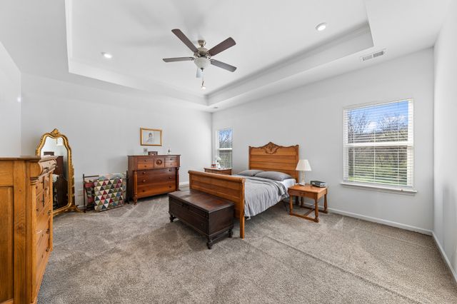 229 Stonewall Dr, Columbia, TN 38401