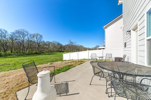 229 Stonewall Dr, Columbia, TN 38401