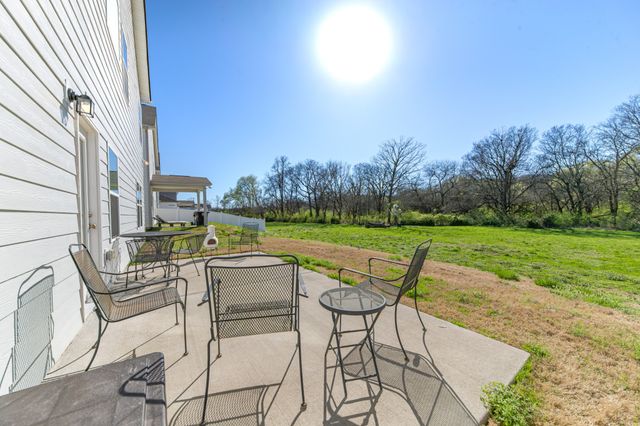 229 Stonewall Dr, Columbia, TN 38401