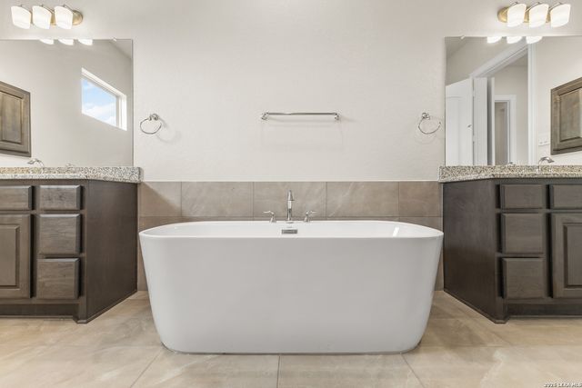 649 Legend Park, Castroville, TX 78009