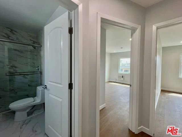 903 S Barrington Avenue, Los Angeles, CA 90049