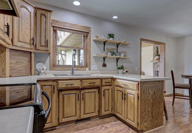 8599 WINNCREST ROAD, Neenah, WI 54956