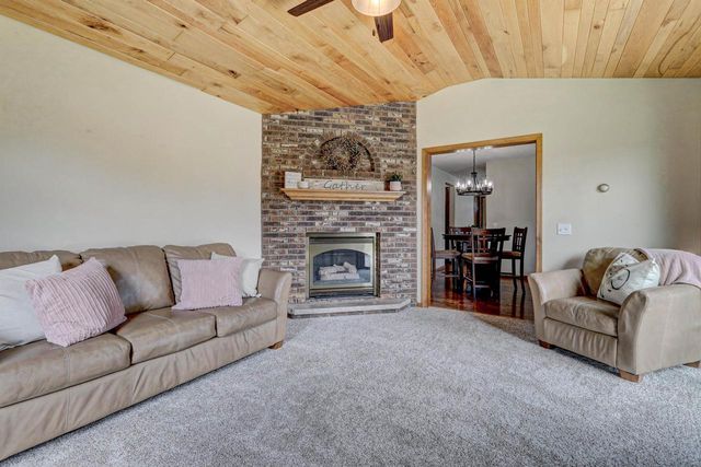 8599 WINNCREST ROAD, Neenah, WI 54956