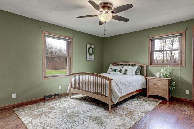 8599 WINNCREST ROAD, Neenah, WI 54956