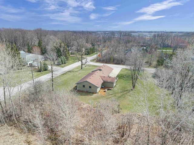 8599 WINNCREST ROAD, Neenah, WI 54956