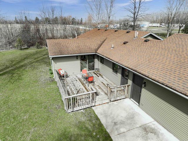 8599 WINNCREST ROAD, Neenah, WI 54956