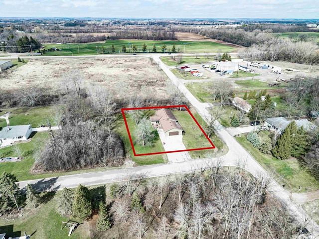 8599 WINNCREST ROAD, Neenah, WI 54956