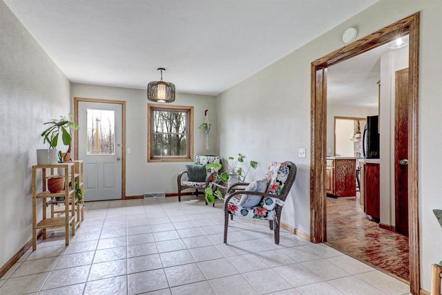8599 WINNCREST ROAD, Neenah, WI 54956
