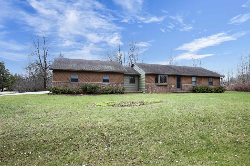 8599 WINNCREST ROAD, Neenah, WI 54956