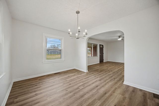 300 E Maple Street, Nicholasville, KY 40356