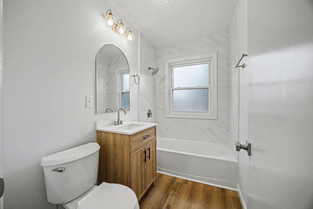 300 E Maple Street, Nicholasville, KY 40356