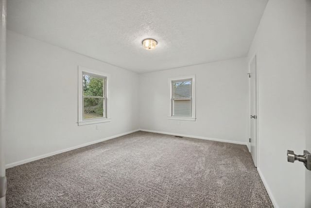 300 E Maple Street, Nicholasville, KY 40356