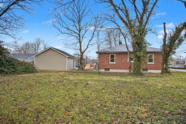 300 E Maple Street, Nicholasville, KY 40356
