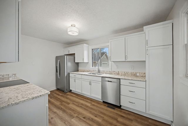 300 E Maple Street, Nicholasville, KY 40356