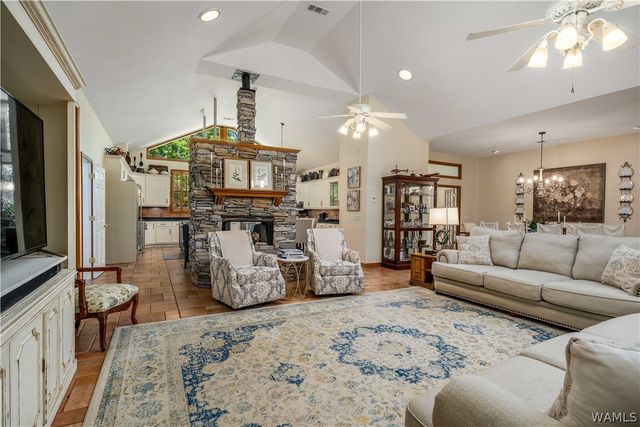 13447 Rocky Ridge, Northport, AL 35475