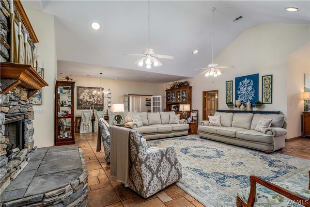 13447 Rocky Ridge, Northport, AL 35475