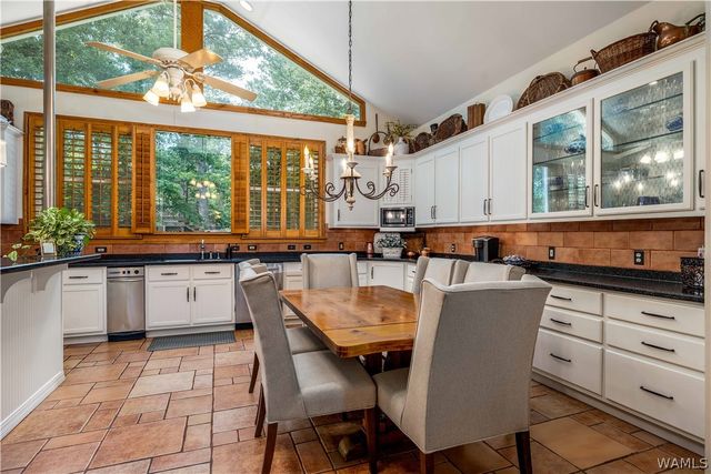 13447 Rocky Ridge, Northport, AL 35475