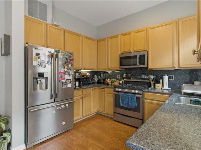 842 W 15th Place, Chicago, IL 60608