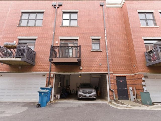 842 W 15th Place, Chicago, IL 60608