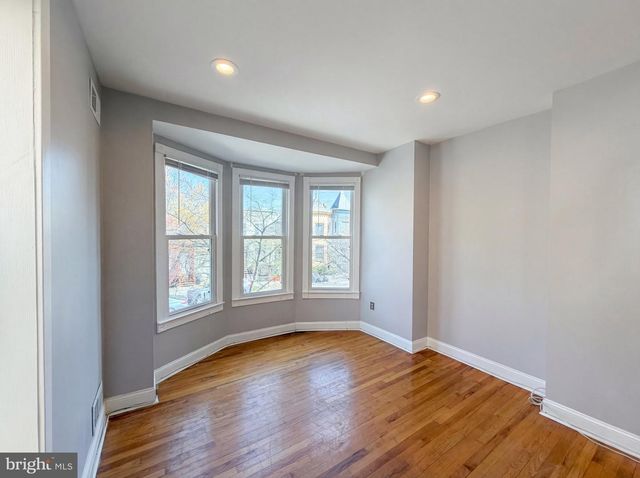 724 13TH ST NE, Washington, DC 20002