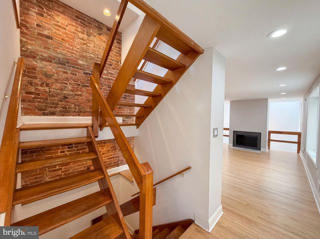 724 13TH ST NE, Washington, DC 20002
