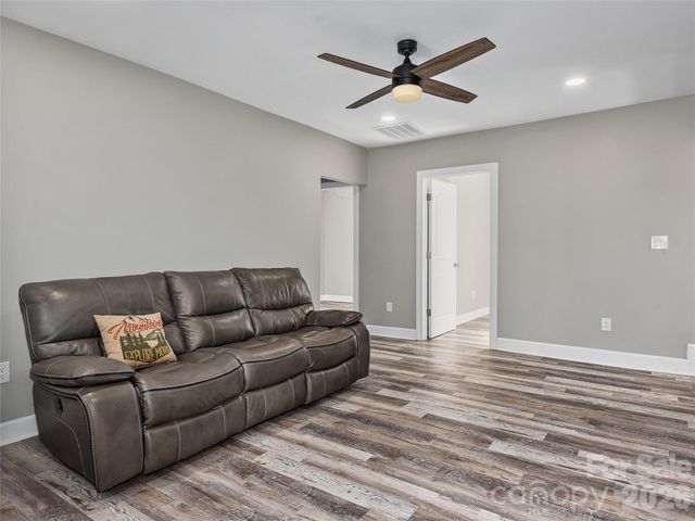 611 Peniel Road, Columbus, NC 28722