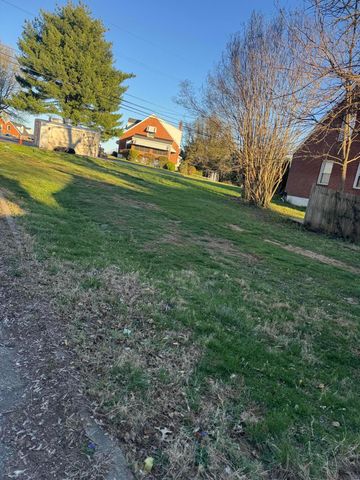 1622 Aspen ST, Roanoke, VA 24017