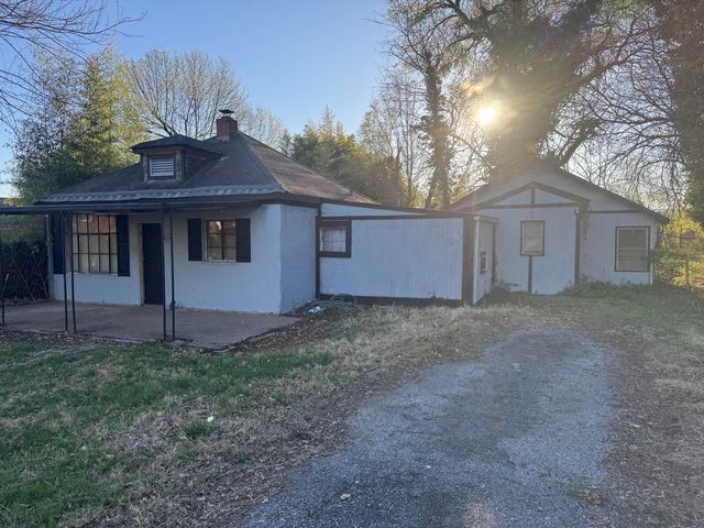 1622 Aspen ST, Roanoke, VA 24017