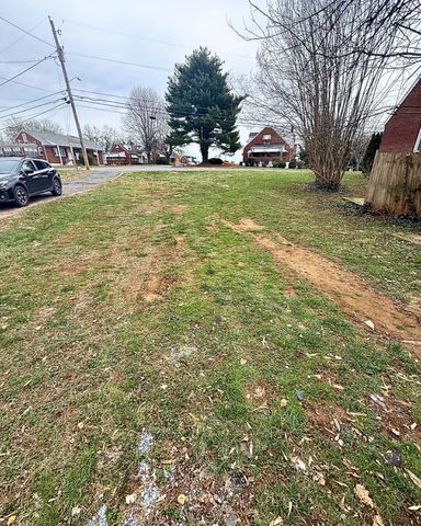 1622 Aspen ST, Roanoke, VA 24017