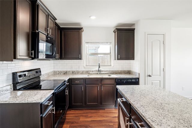 4014 Lakeview Drive, Sanger, TX 76266
