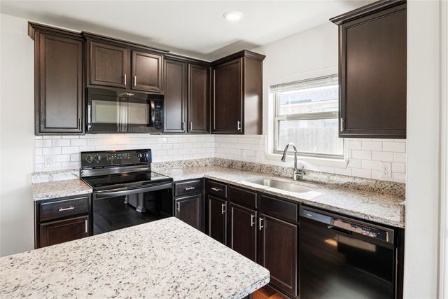 4014 Lakeview Drive, Sanger, TX 76266