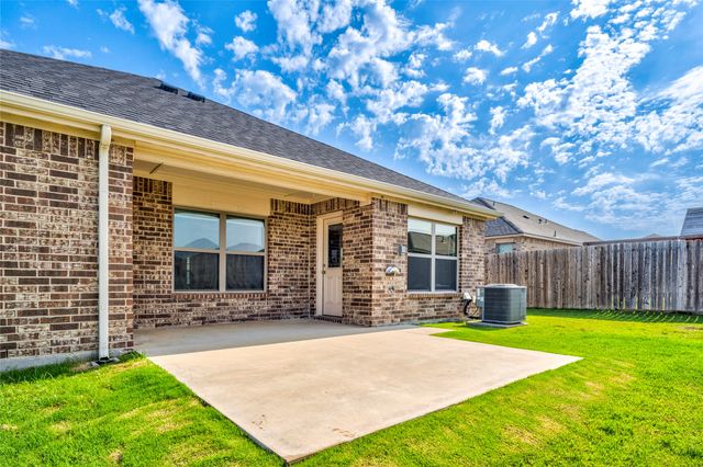 4014 Lakeview Drive, Sanger, TX 76266