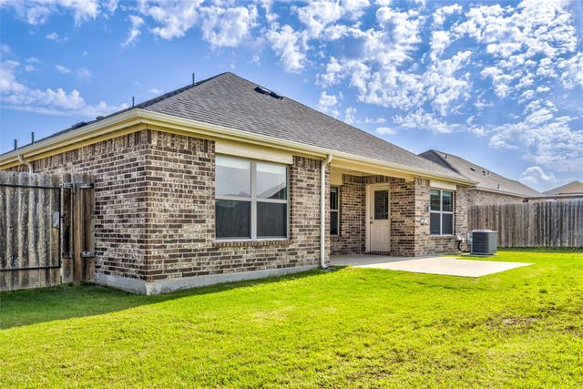 4014 Lakeview Drive, Sanger, TX 76266