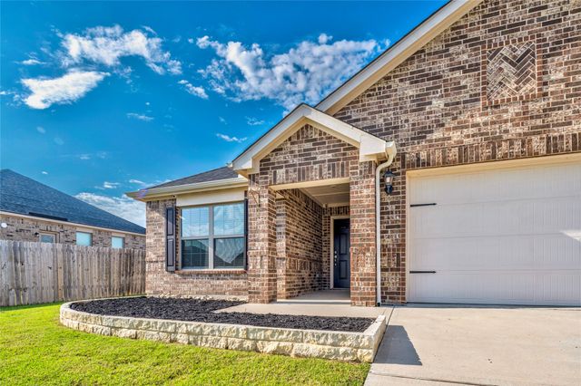 4014 Lakeview Drive, Sanger, TX 76266