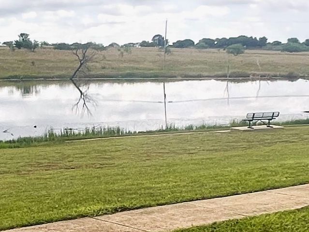 4014 Lakeview Drive, Sanger, TX 76266