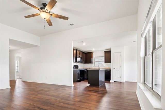 4014 Lakeview Drive, Sanger, TX 76266