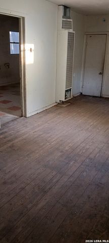 129 Jesse, San Antonio, TX 78237