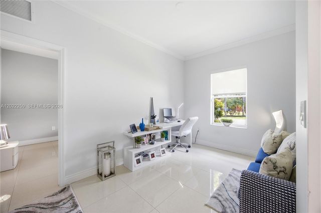 105 NE 28th Ct, Wilton Manors, FL 33334