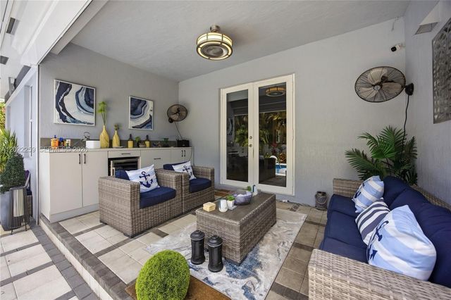 105 NE 28th Ct, Wilton Manors, FL 33334