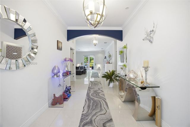 105 NE 28th Ct, Wilton Manors, FL 33334