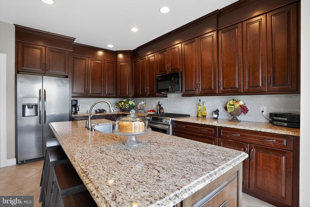 4 ADDISON CT, Doylestown, PA 18901