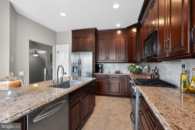 4 ADDISON CT, Doylestown, PA 18901