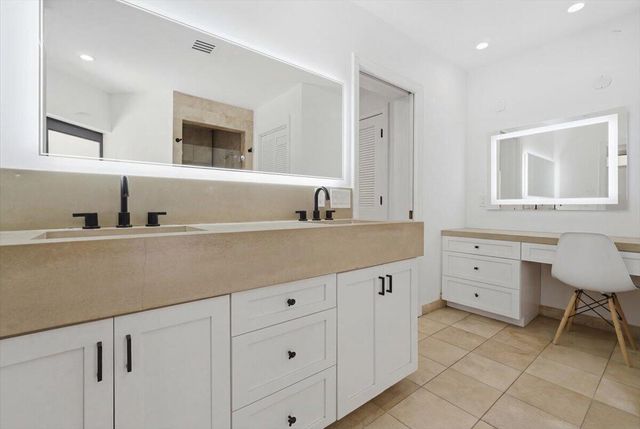 20100 NE 20th Court 0, Miami, FL 33179