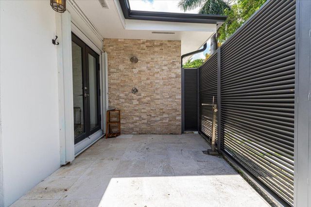 20100 NE 20th Court 0, Miami, FL 33179