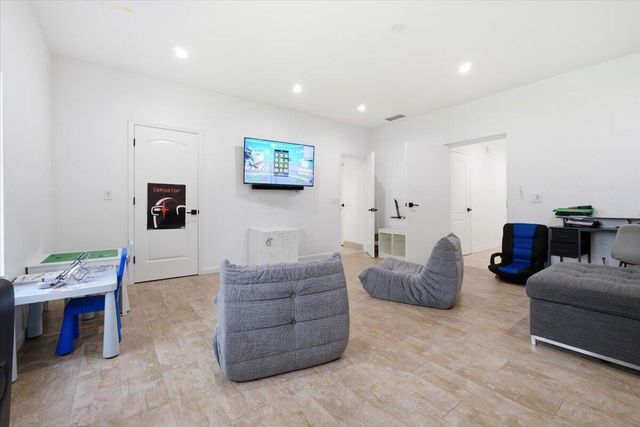 20100 NE 20th Court 0, Miami, FL 33179